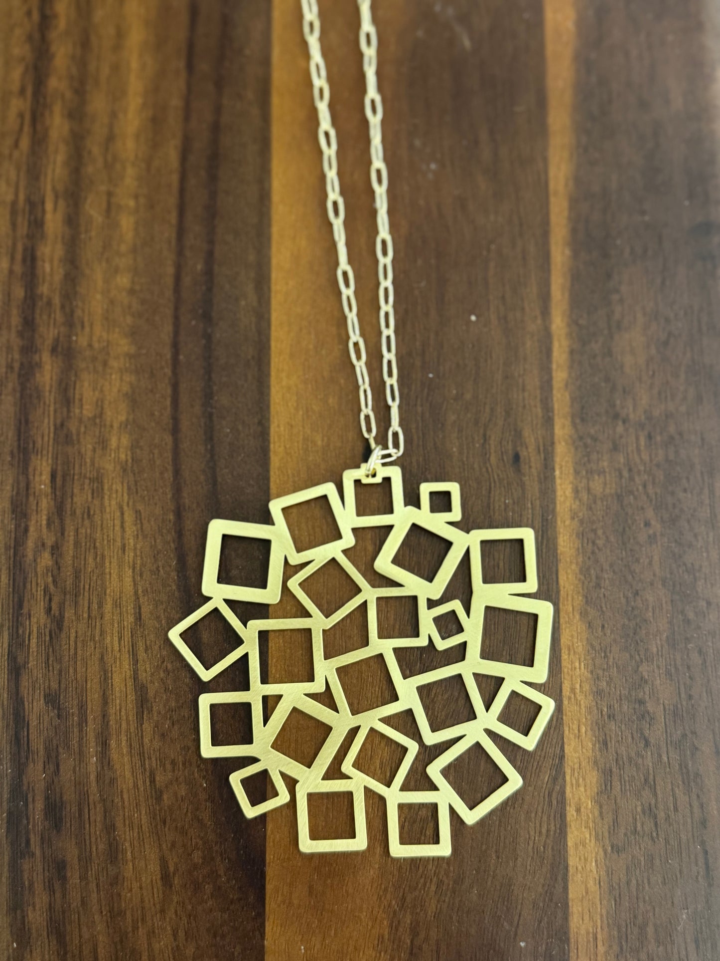 Colgante Largo Cuadrado al cuadrado baño Oro