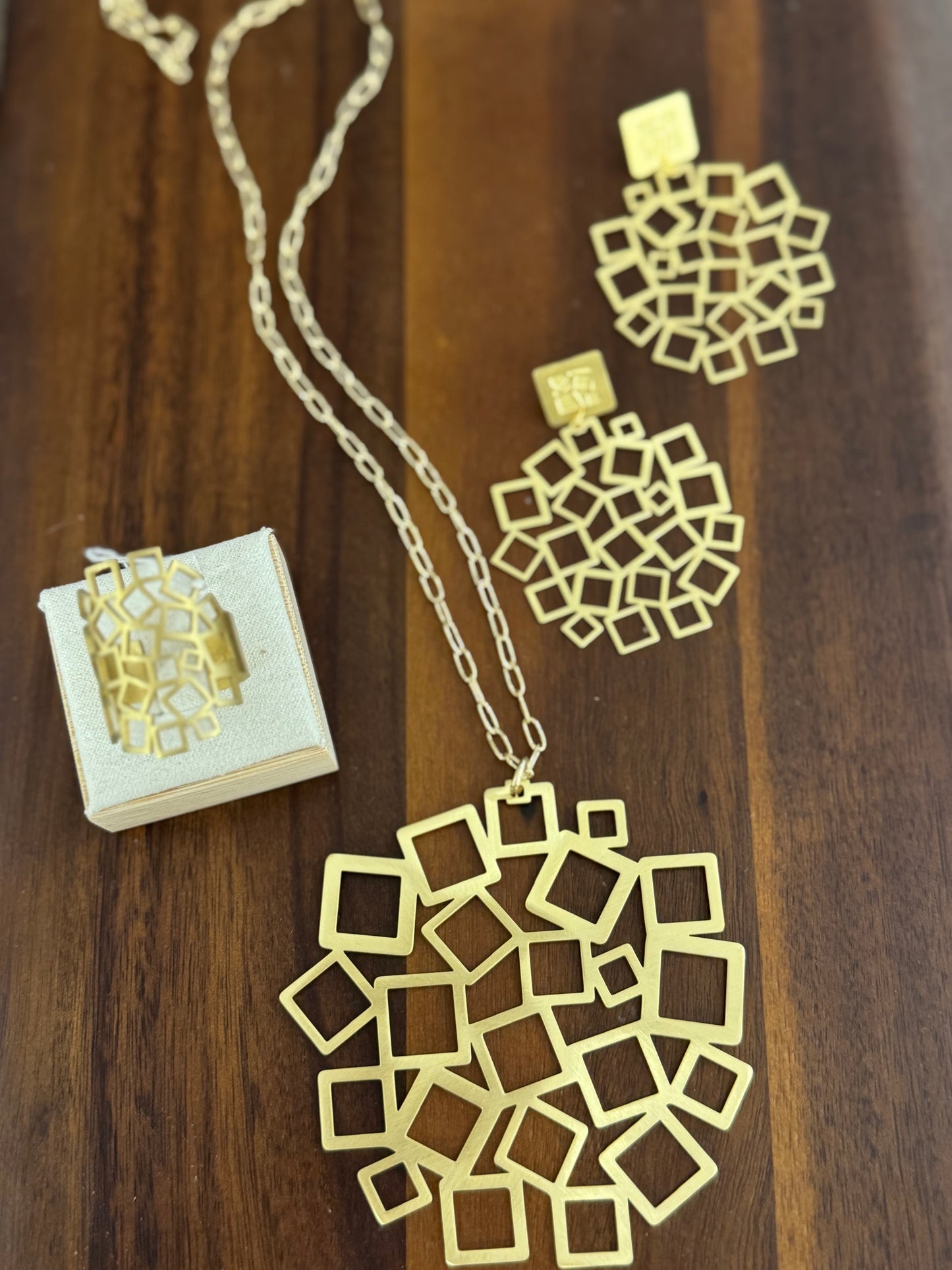 Colgante Largo Cuadrado al cuadrado baño Oro